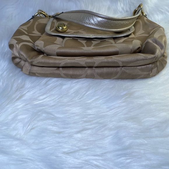 Coach Signature Beige shoulder Handbag - Picture 10 of 15
